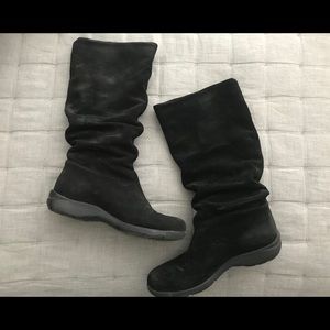 La CANADIENNE Suede Winter Boot w/ Faux Fur Lining